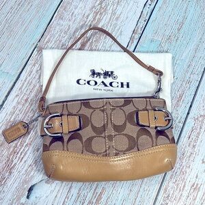 🌺 COACH CAMEL / KHAKI DOUBLE BUCKLE SIDE LEATHER CANVAS SIGNATURE WRISTLET BAG